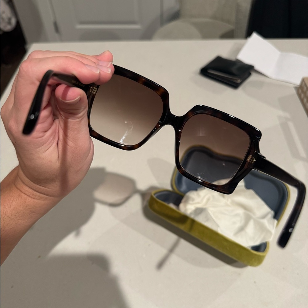 Gucci sunglasses - GG0876S - Picture 4 of 10
